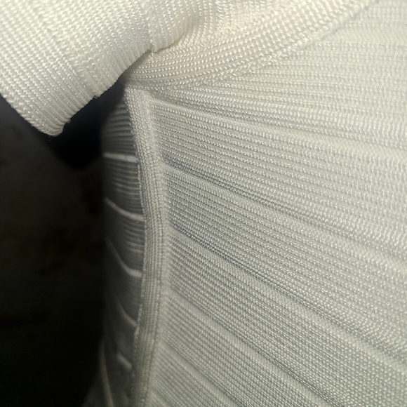 Herve Leger White Cap Sleeve Cut-Out Crop Top - Picture 8 of 12